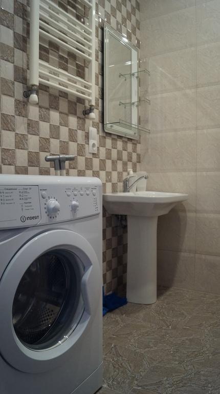 באטומי Apartment Anri 16A Inasaridze Street מראה חיצוני תמונה