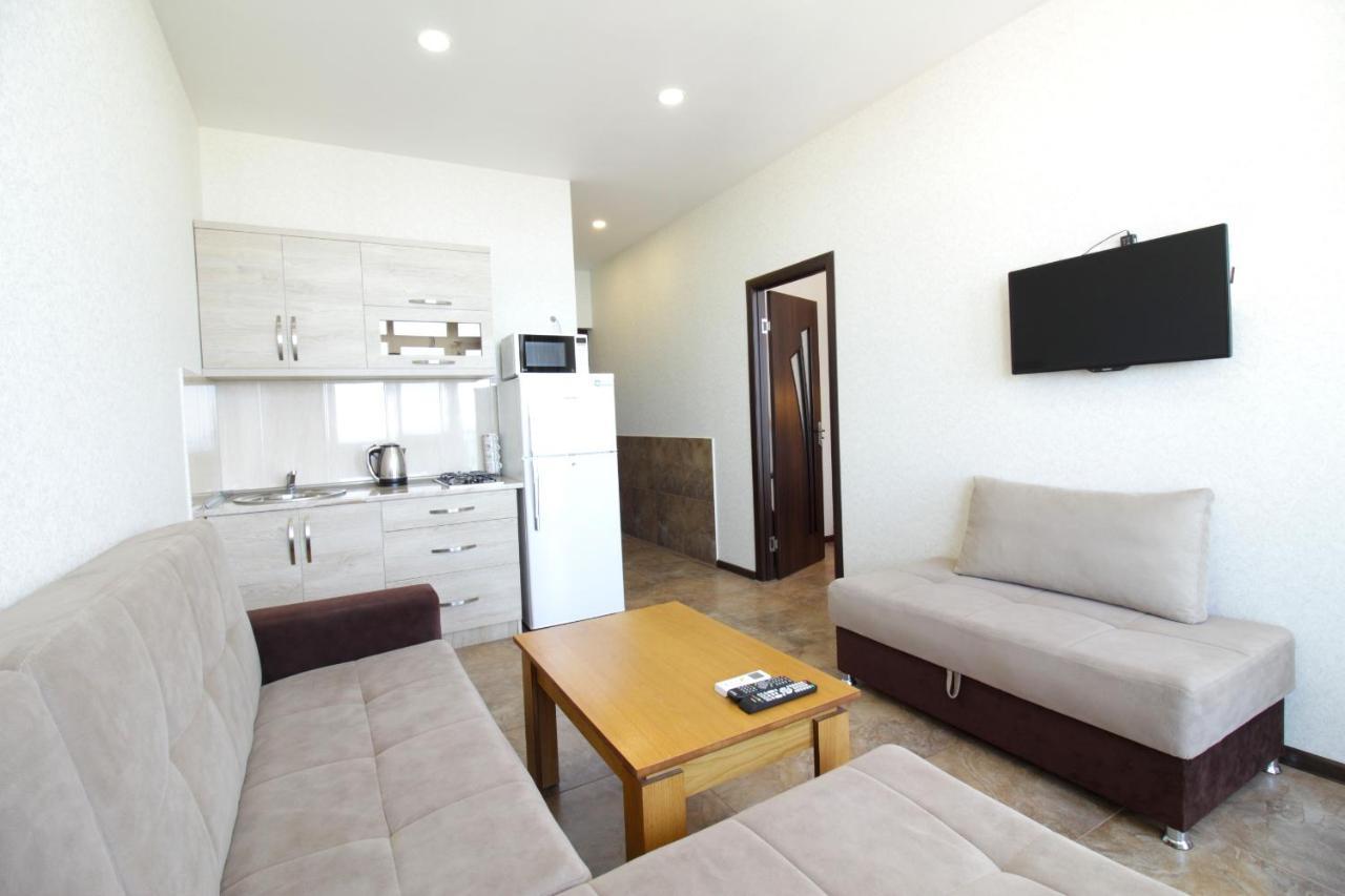 באטומי Apartment Anri 16A Inasaridze Street מראה חיצוני תמונה