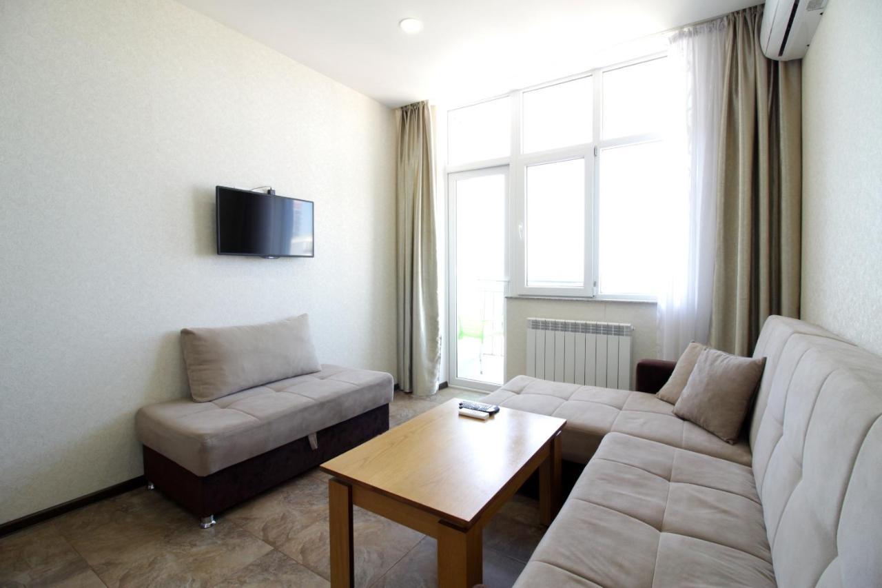 באטומי Apartment Anri 16A Inasaridze Street מראה חיצוני תמונה