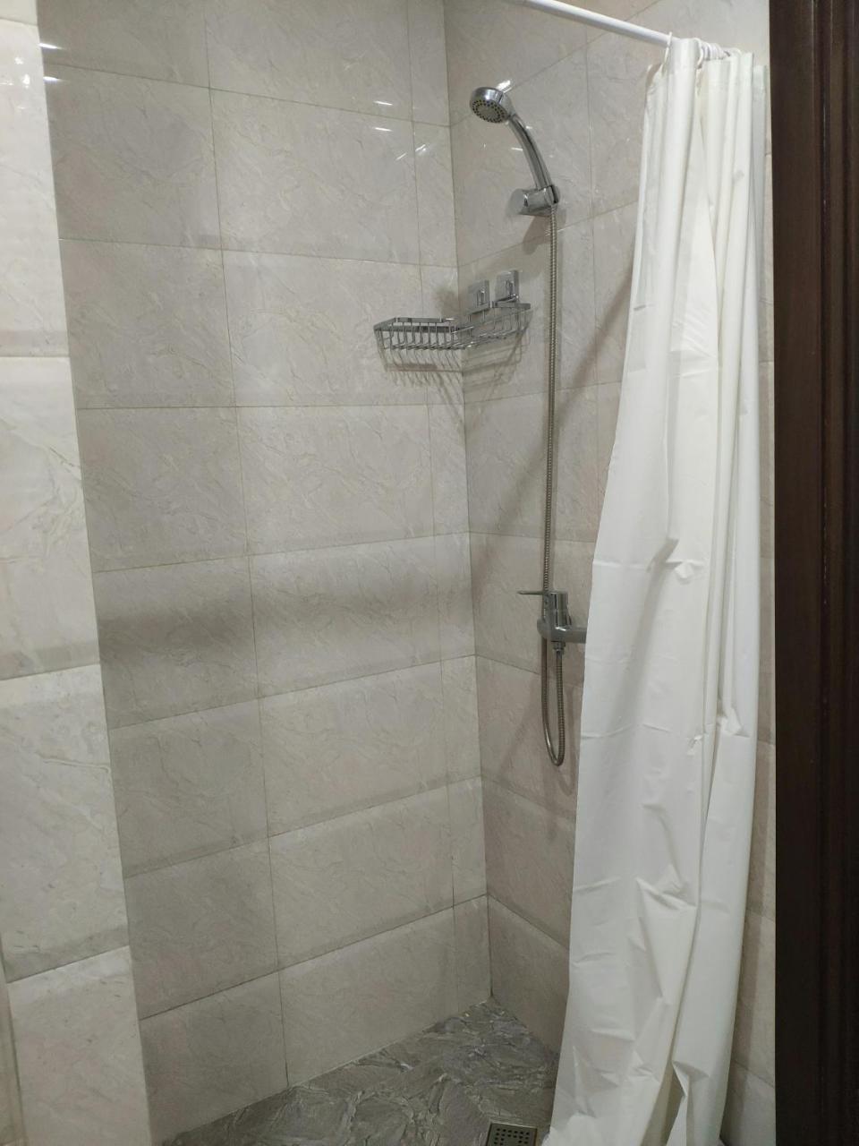 באטומי Apartment Anri 16A Inasaridze Street מראה חיצוני תמונה